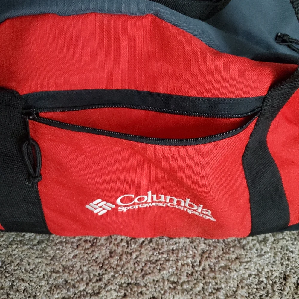Columbia Red/Black/Gray Duffle Bag